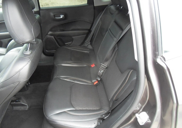 Jeep Compass cena 79900 przebieg: 78000, rok produkcji 2018 z Wołomin małe 326